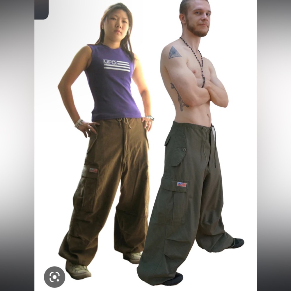 UFO cargo parachute pants baggy adjustable in military green XS